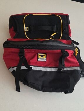 Mountainsmith Red & Black Dog Saddle Pack - Hands-Free Pet Gear